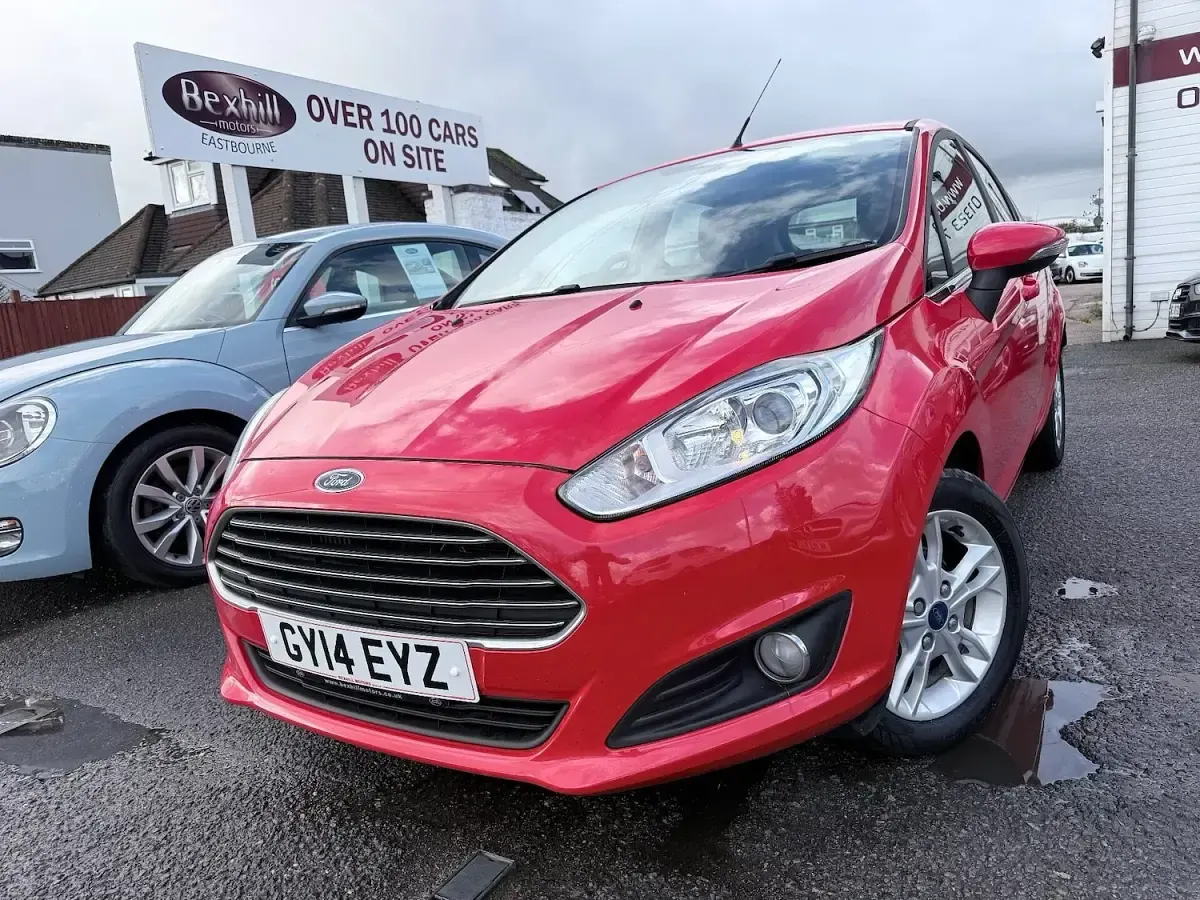 Used Ford Fiesta Zetec 98 HP (72 kW) 2014 Red Hatchback
