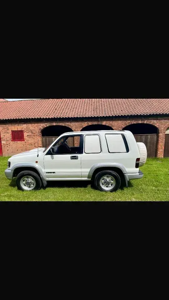 Used Isuzu Trooper 2001 White SUV