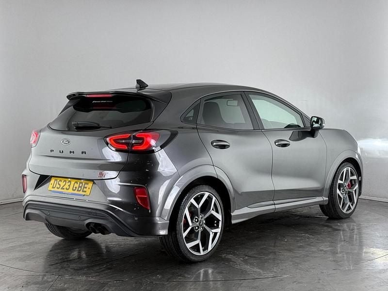 Usado Ford Puma ST 200 HP (147 kW) 2023 Cinzento Citadino