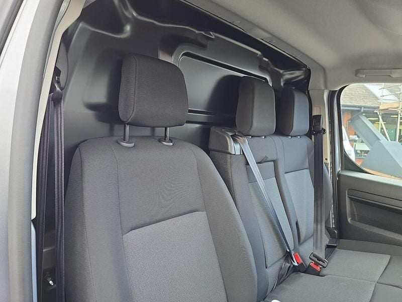 Used Vauxhall Vivaro S 118 HP (86 kW) 2024 Grey MPV