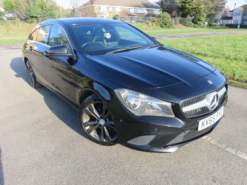 Used Mercedes CLA200 Shooting Brake 136 HP (100 kW) 2015 Black Estate