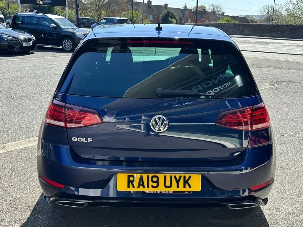 Used VW Golf VII R-line 150 HP (110 kW) 2019 Blue Hatchback