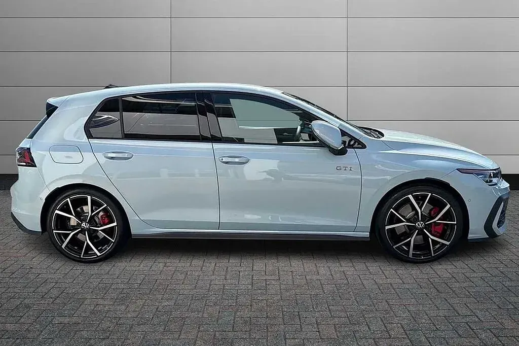 Used VW Golf VIII GTI 265 HP (194 kW) 2026
