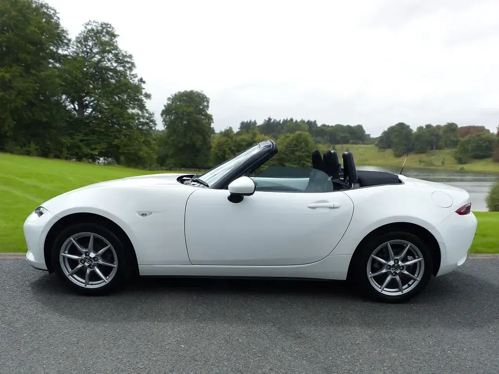 Used Mazda MX5 2016 White Cabriolet