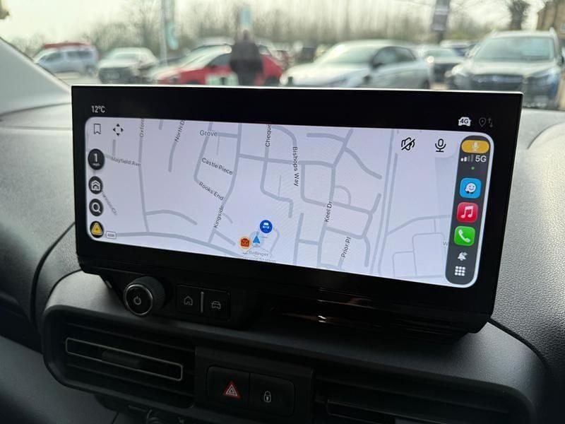 Used Vauxhall Combo Design Edition 98 kW (134 HP) 2024 Blue MPV