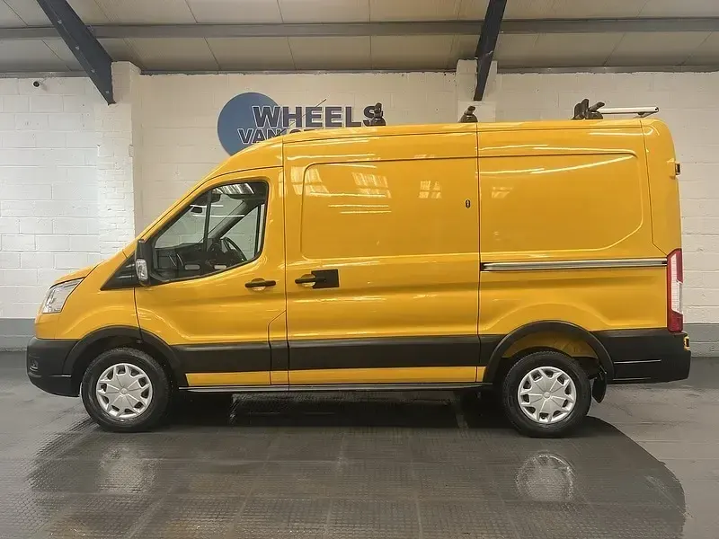 Used Ford Transit Trend 130 HP (95 kW) 2023 Yellow Van