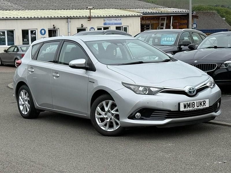 Silver Used 2018 Toyota Auris Hatchback | £10,995 (Fair price) - Image 1/4