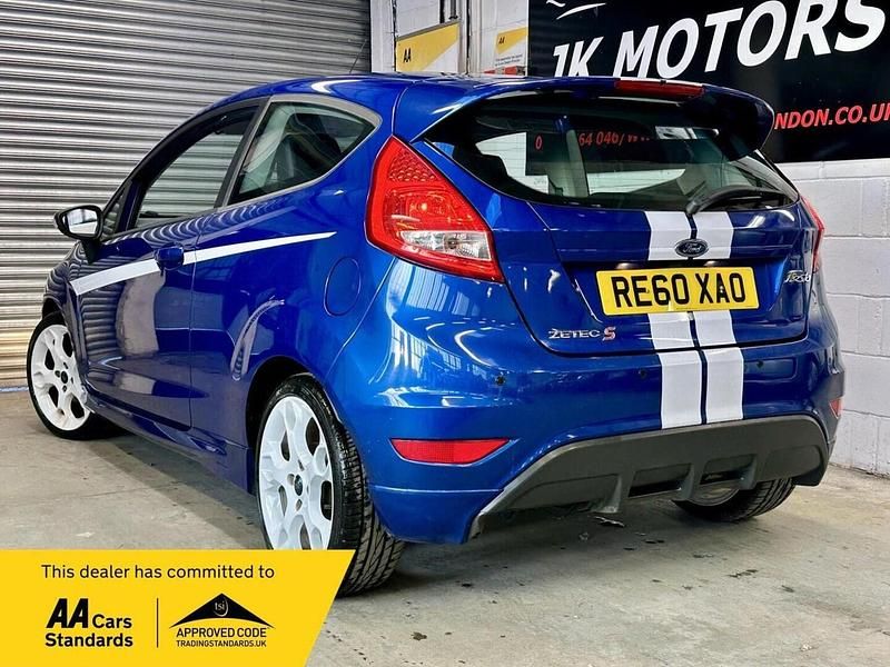Używany Ford Fiesta S 2011 Niebieski Hatchback