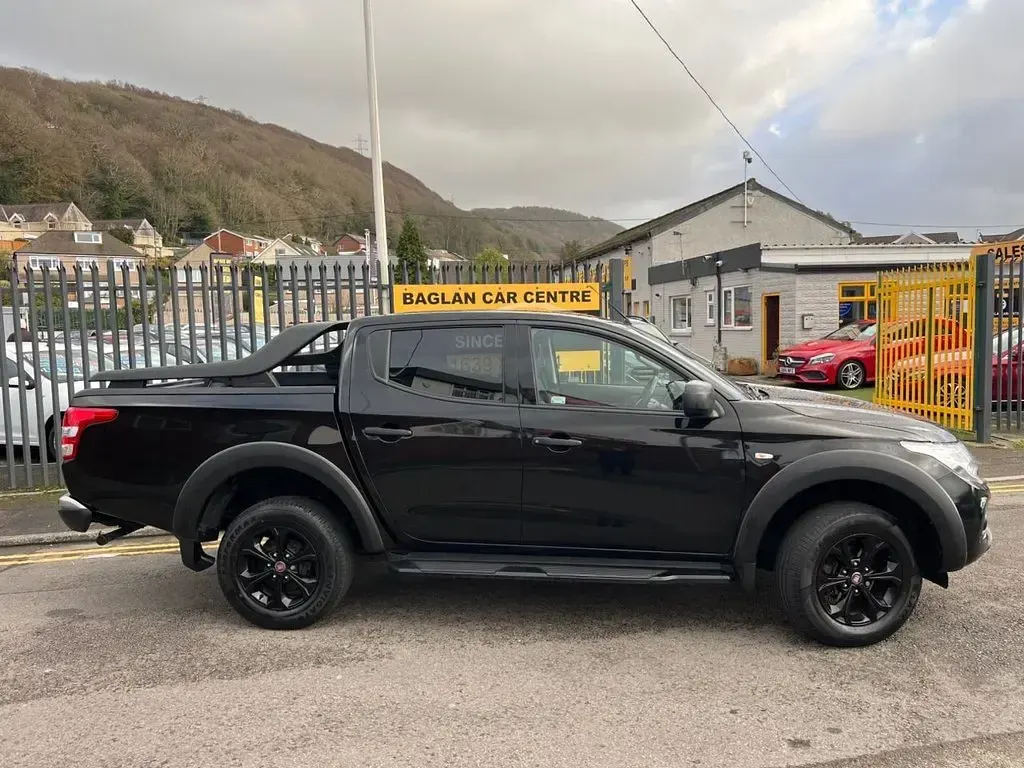 Used Fiat Fullback Cross 180 HP (132 kW) 2019 Black Pickup