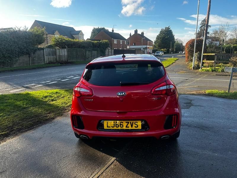 Begagnad Kia Ceed GT-Line 2016 Röd Halvkombi