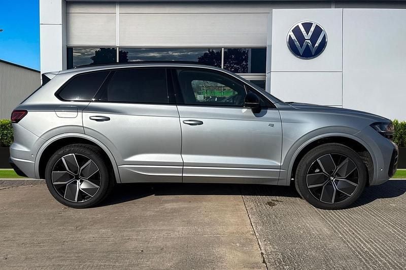 New VW Touareg Black Edition 2026 Silver SUV