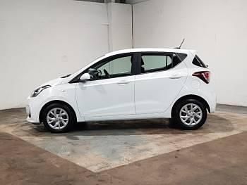 Used Hyundai i10 SE 66 HP (48 kW) 2019 White Hatchback