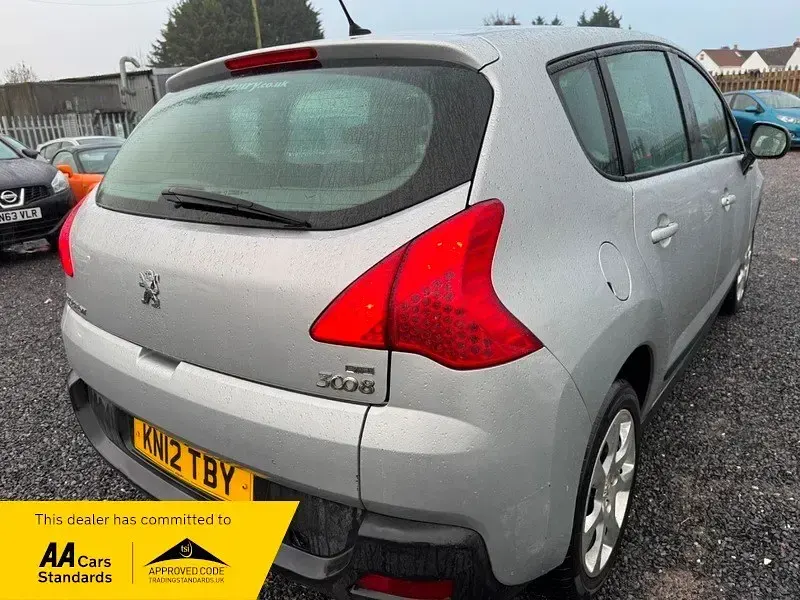 Używany Peugeot 3008 Access 2012 Srebrny Kombi