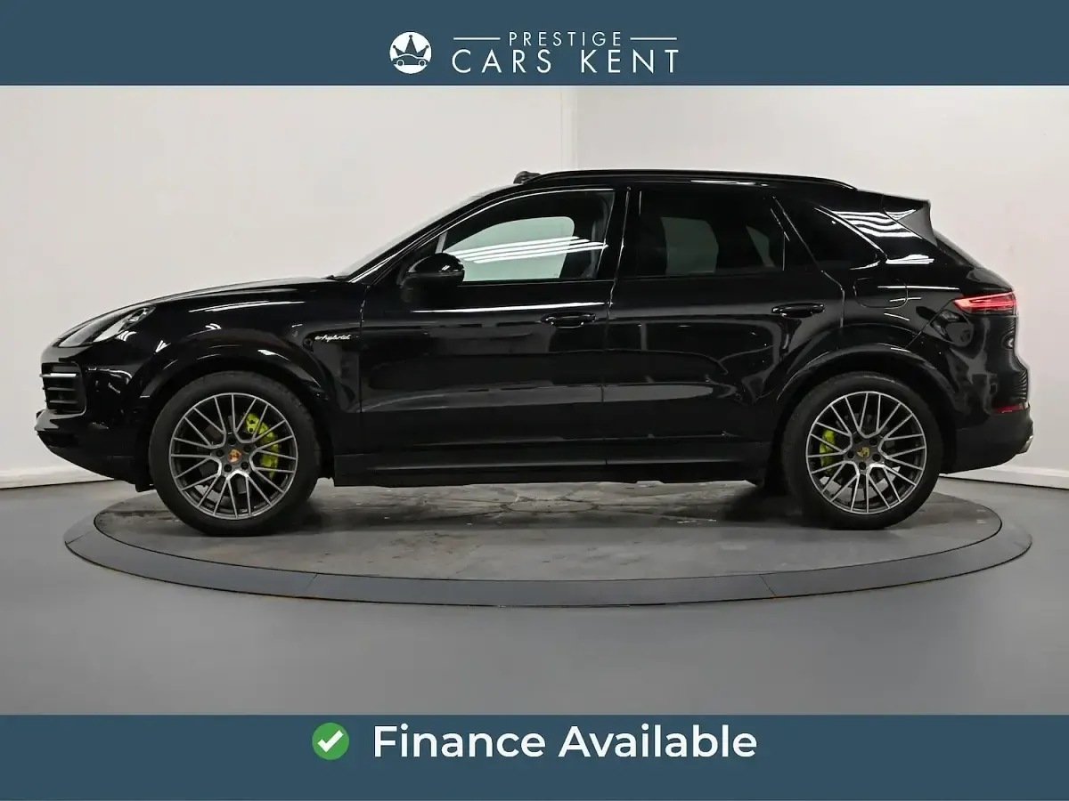 Used Porsche Cayenne 462 HP (339 kW) 2021 Black SUV