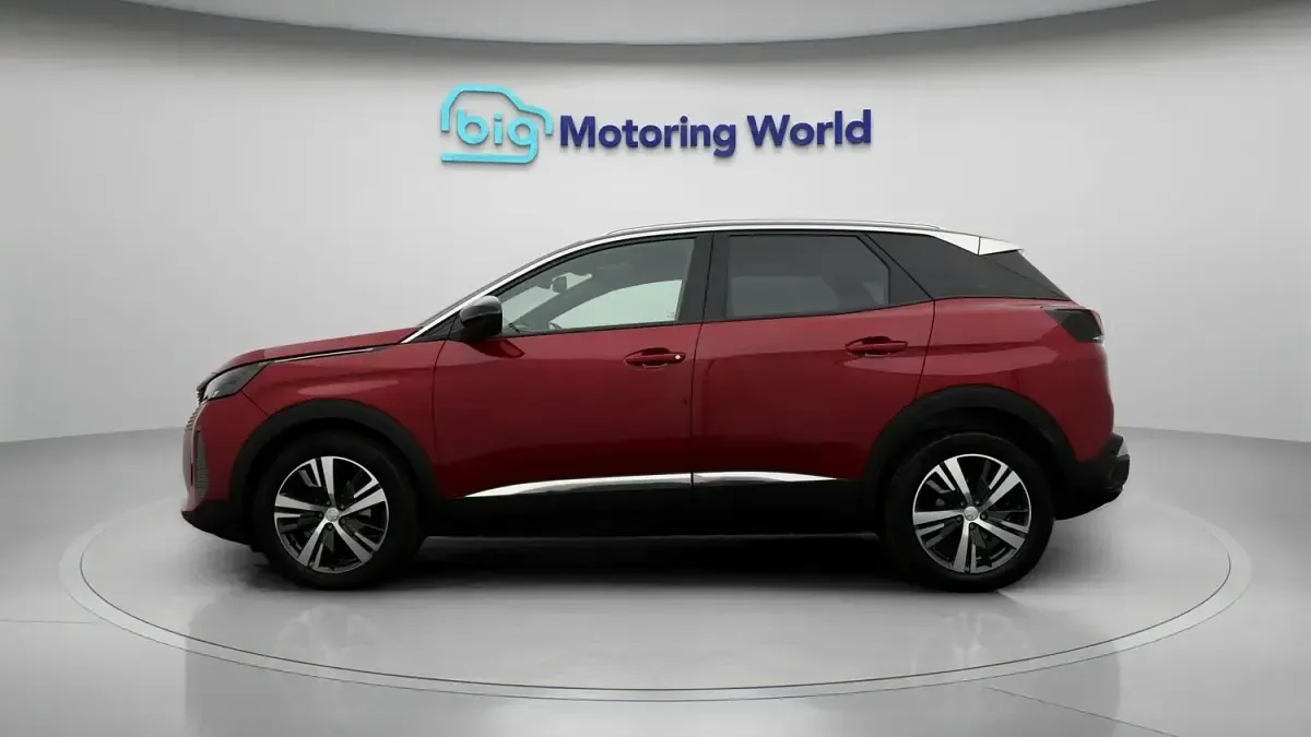 Used Peugeot 3008 Allure+ 131 HP (96 kW) 2023 Red SUV