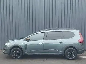 Used Dacia Jogger Extreme 140 HP (102 kW) 2024 Green MPV