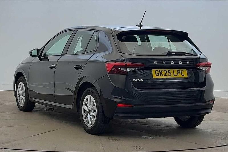 Used Skoda Fabia SE 70 HP (51 kW) 2025 Black magic pearl effect Hatchback