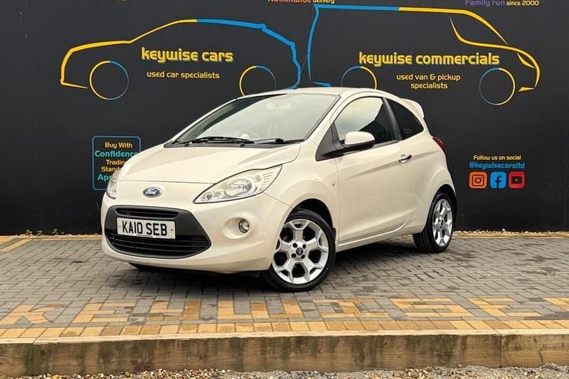 Used Ford Ka Titanium 69 HP (50 kW) 2010 White Hatchback