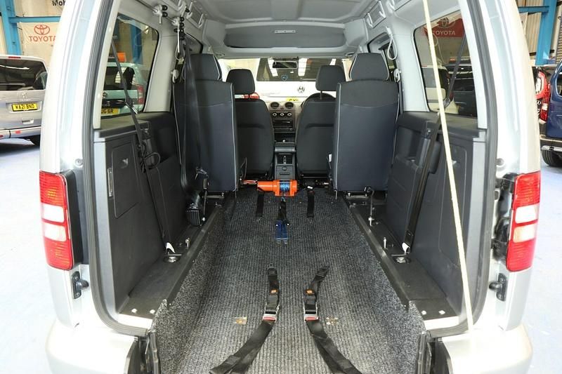 Used VW Caddy 102 HP (75 kW) 2015 Silver MPV