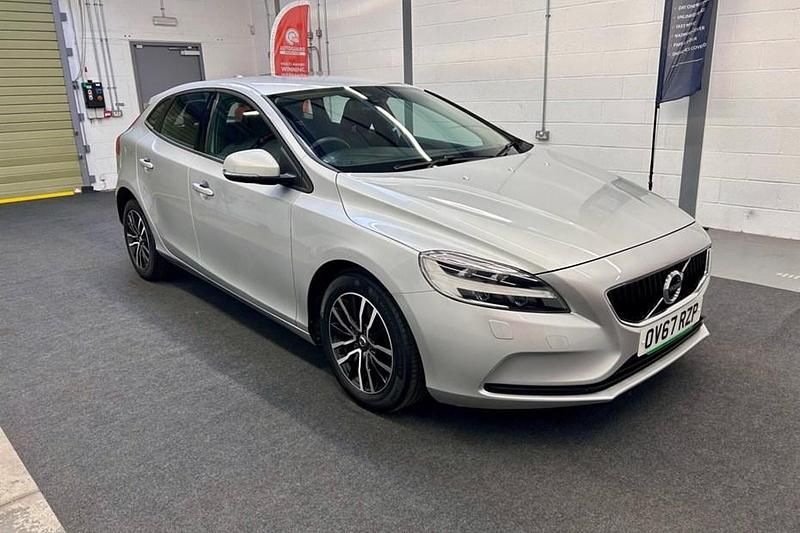 Silver Used 2017 Volvo V40 Momentum Hatchback | £9,975 (Fair price) - Image 1/1