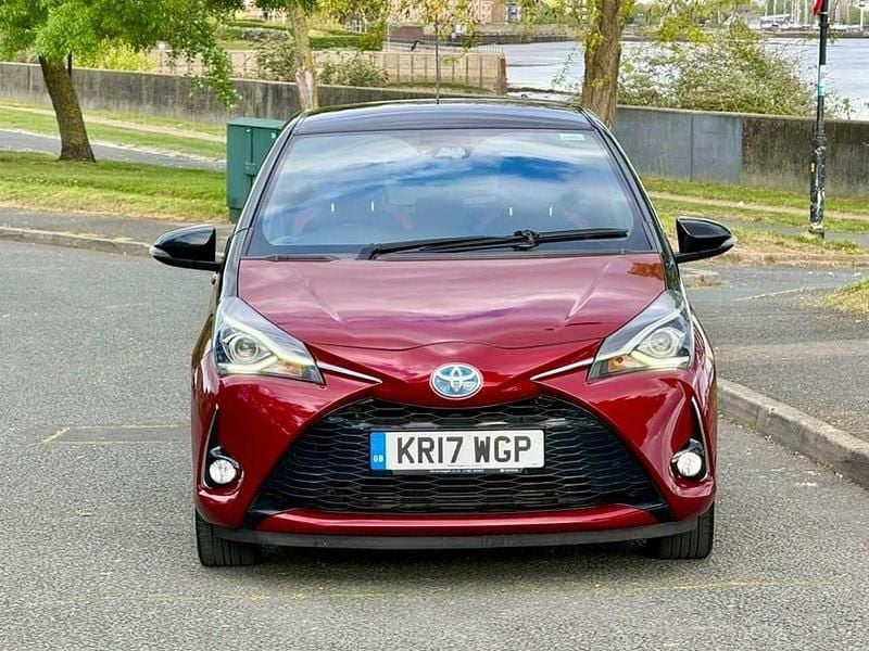 Used Toyota Yaris Hybrid 2017 Red Hatchback