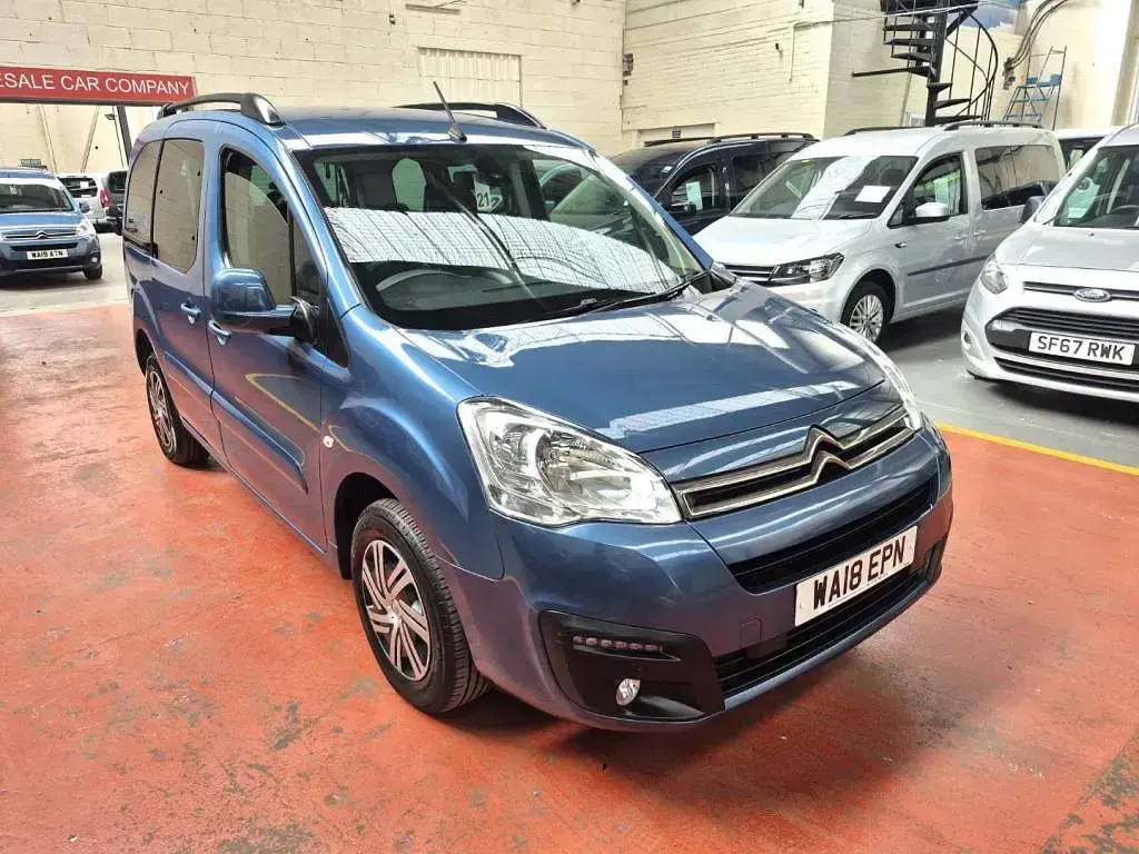 Used Citroën Berlingo Flair 99 HP (72 kW) 2018 Blue MPV