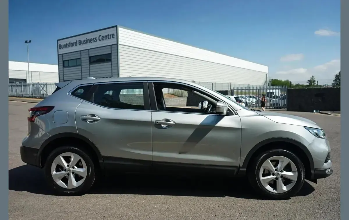 Used Nissan Qashqai Acenta Premium 138 HP (101 kW) 2019 Silver SUV