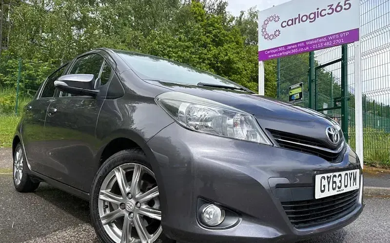 Usado Toyota Yaris SR 101 HP (74 kW) 2013 Citadino