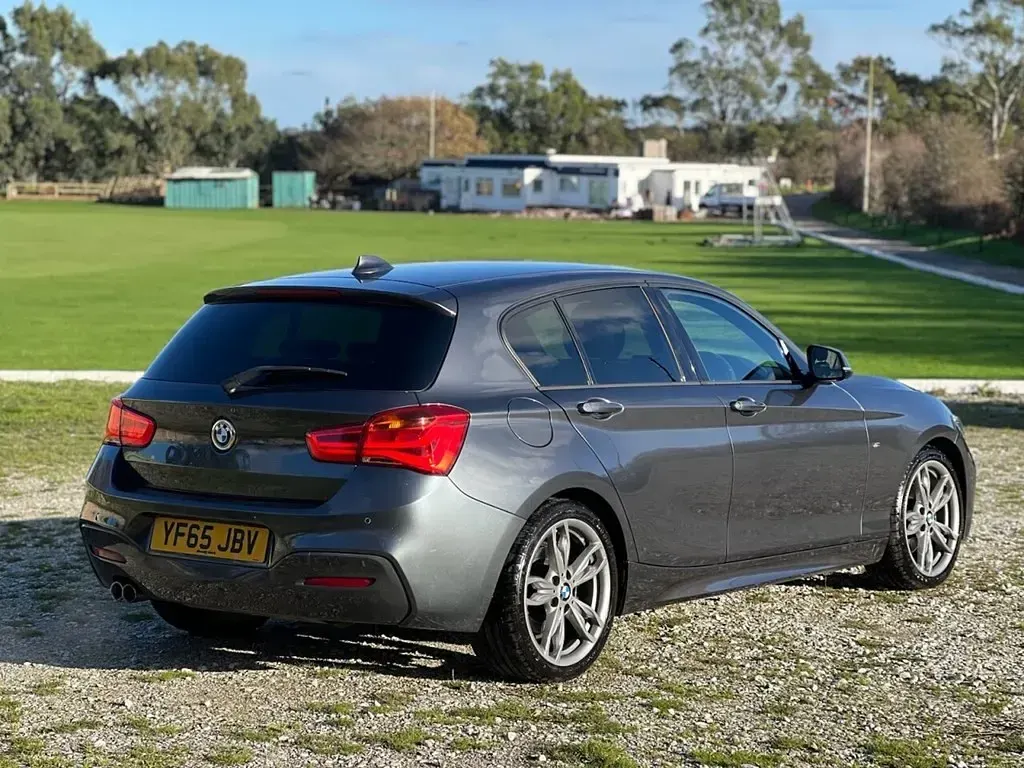 Usado BMW 125 M Sport 218 CV (160 kW) 2015 Gris Utilitario