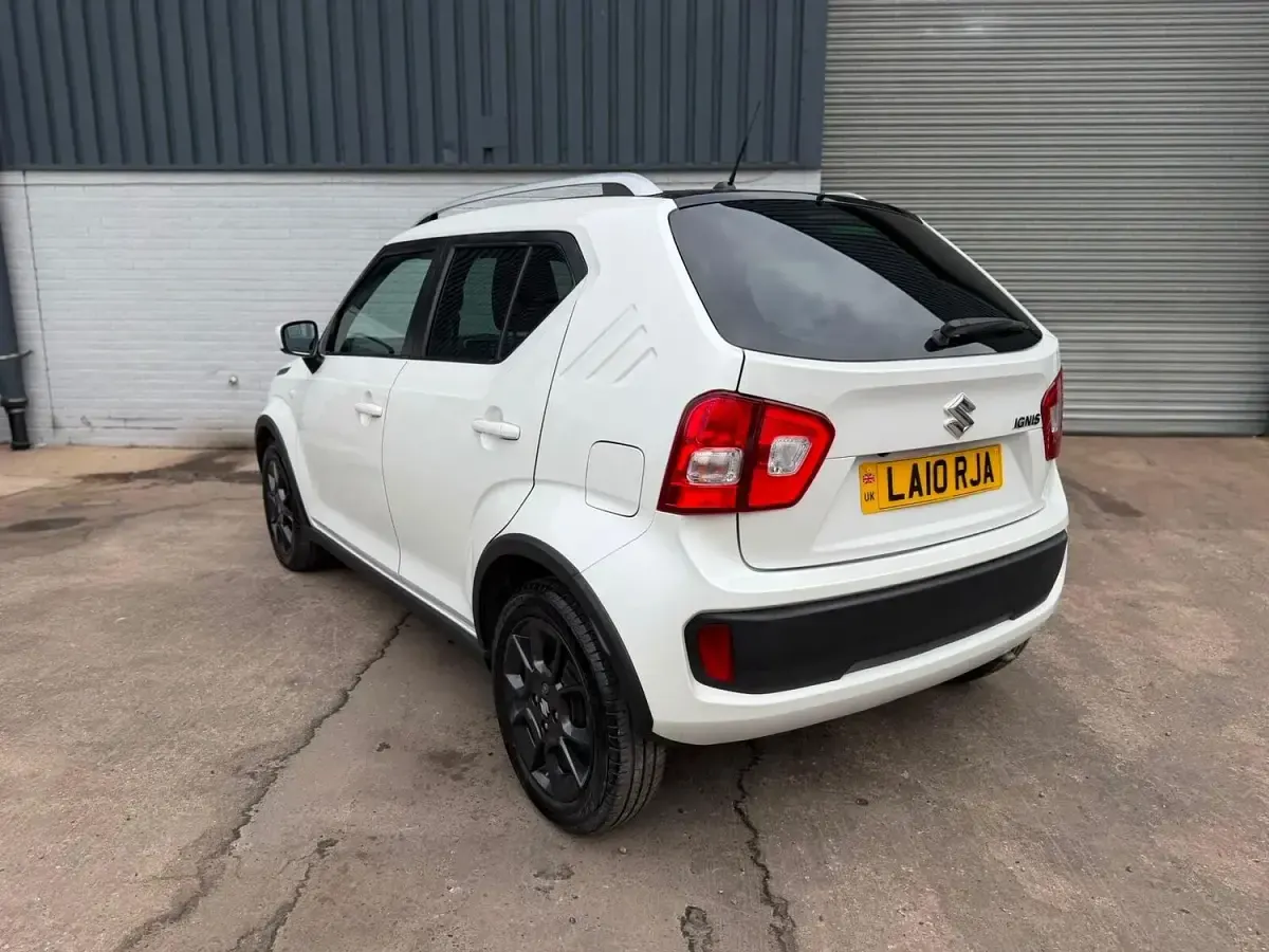 Used Suzuki Ignis SZ-T 90 HP (66 kW) 2018 White/black SUV