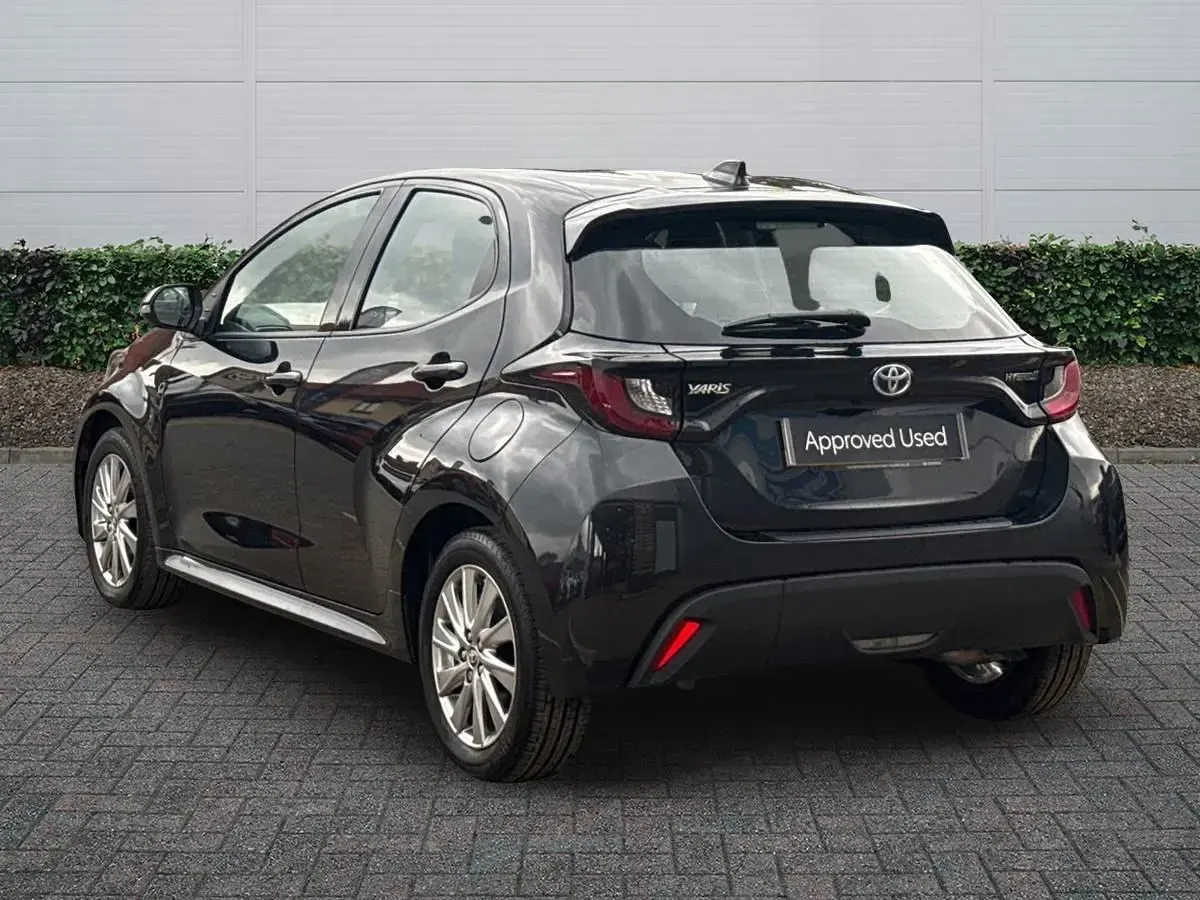 Usado Toyota Yaris Hybrid 2024 Preto Citadino