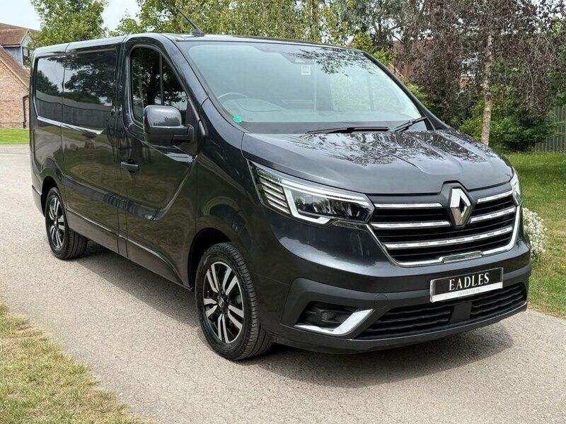 Grey Used 2022 Renault Trafic Van | £19,995 (Fair price) - Image 1/4