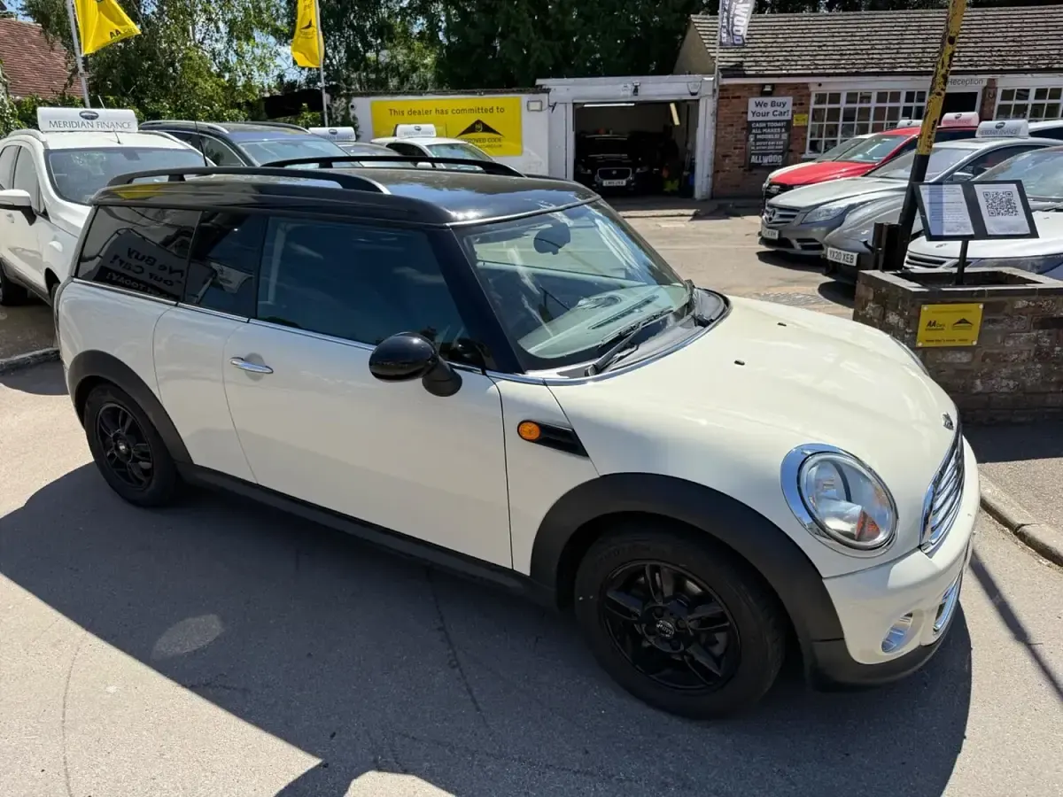 Used Mini Cooper Clubman 2011 White Estate