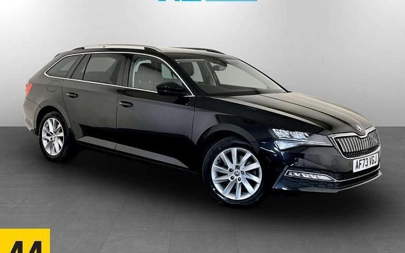 Used 2023 Skoda Superb SE Technology Estate | £18,995 (Good price) - Image 1/2