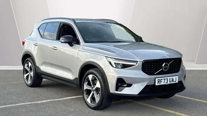 Silver Used 2023 Volvo XC40 Plus SUV | £29,790 (Fair price) - Image 1/4