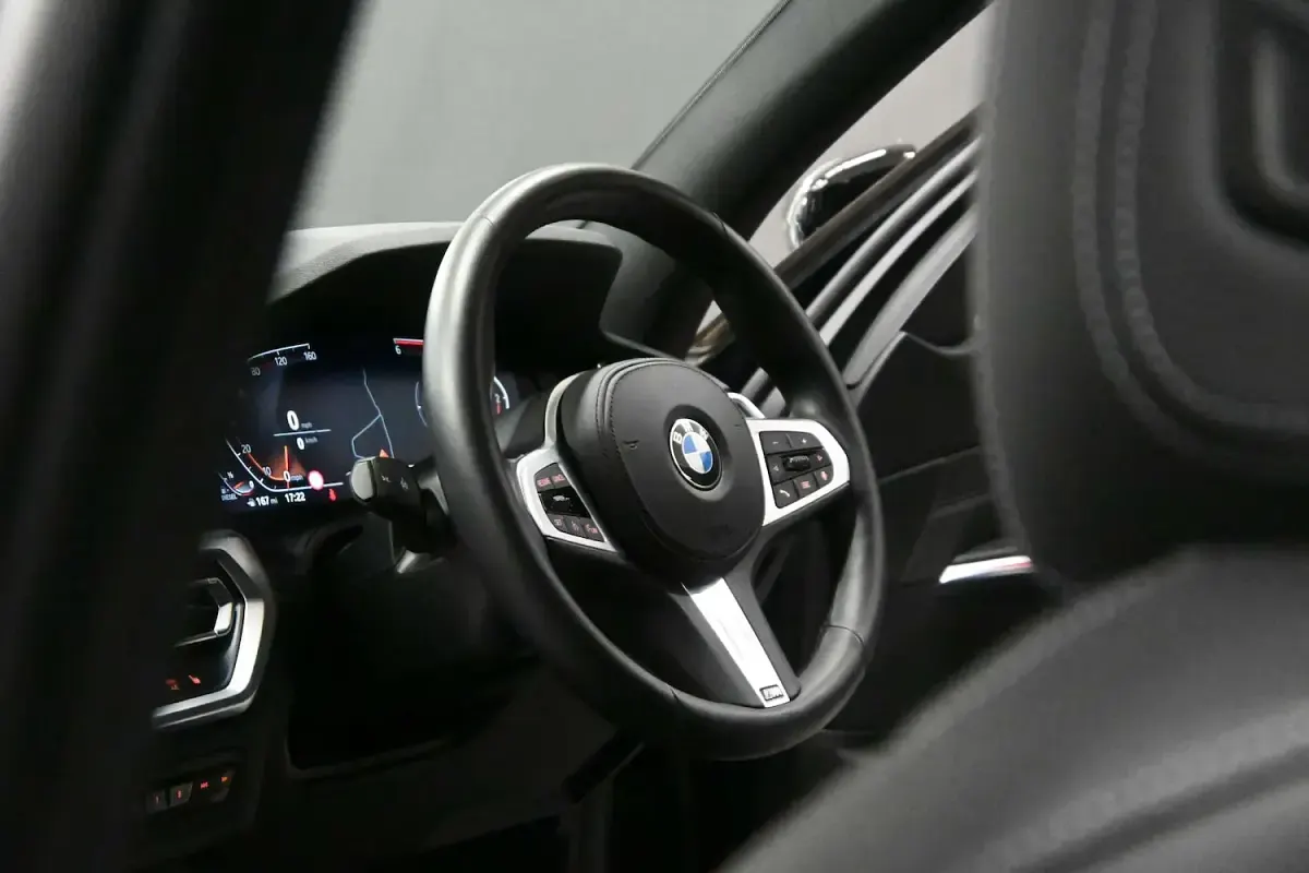 Used BMW 320e M Sport 190 HP (139 kW) 2020 Blue Estate