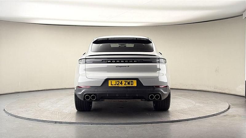 Used Porsche Cayenne 475 HP (349 kW) 2024 Crayon grey SUV