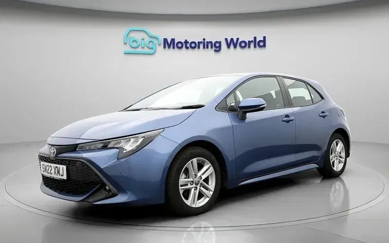 Used Toyota Corolla 122 HP (89 kW) 2022 Blue Hatchback