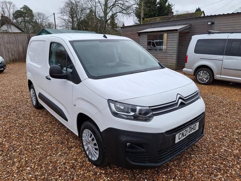 Used Citroën Berlingo 75 HP (55 kW) 2021 White MPV