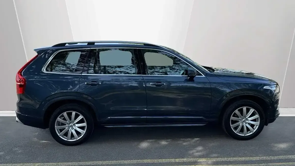 Used Volvo XC90 Momentum 232 HP (170 kW) 2017 Blue SUV