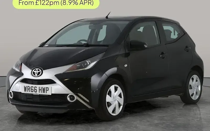 Usado Toyota Aygo X-play 69 HP (50 kW) 2018 Citadino