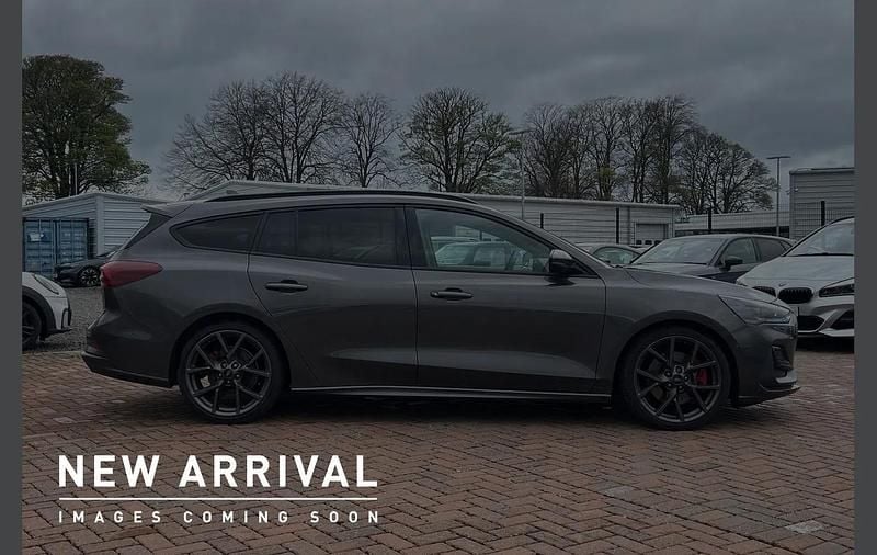 Używany Ford Focus ST 280 KM (205 kW) 2023 Szary Kombi