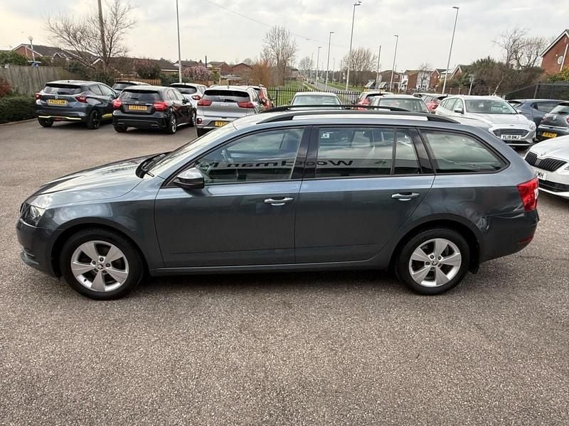 Used Skoda Octavia 115 HP (84 kW) 2018 Grey Estate