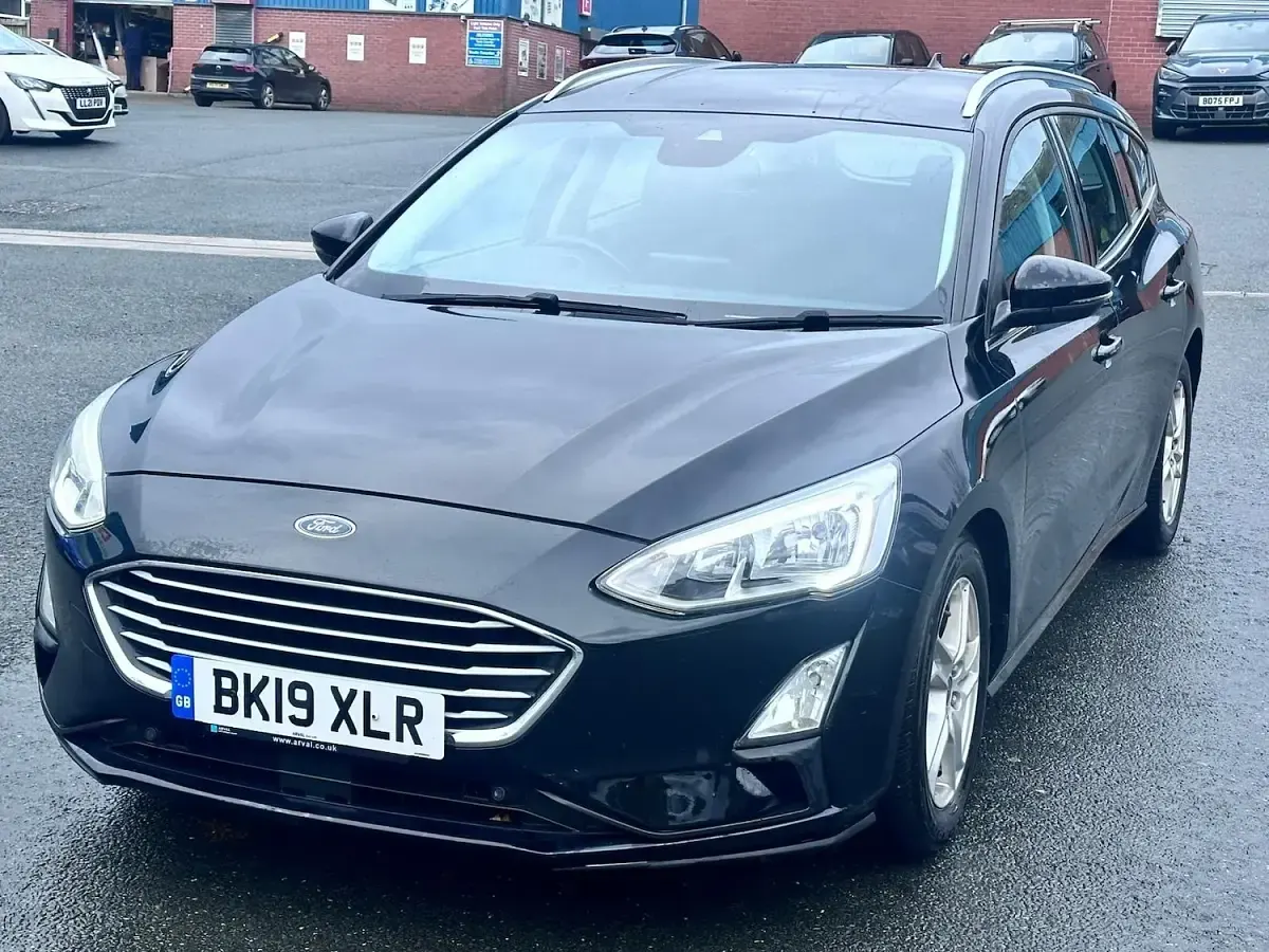Used Ford Focus Zetec 120 HP (88 kW) 2019 Black Estate