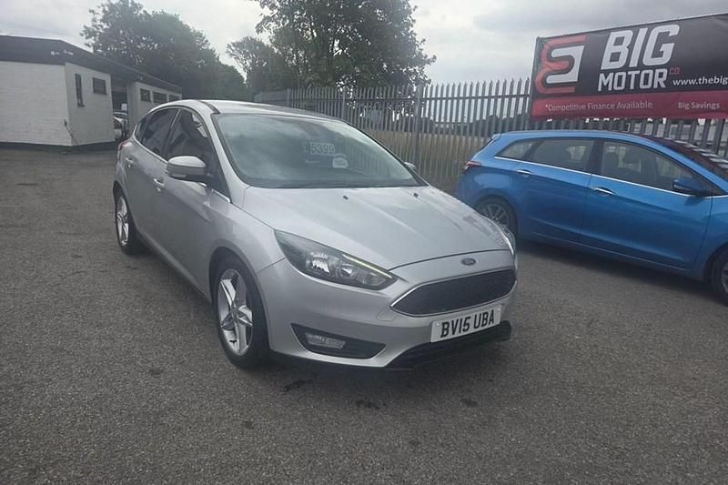 Silver Used 2015 Ford Focus Zetec Hatchback | £5,399 (Fair price) - Image 1/1