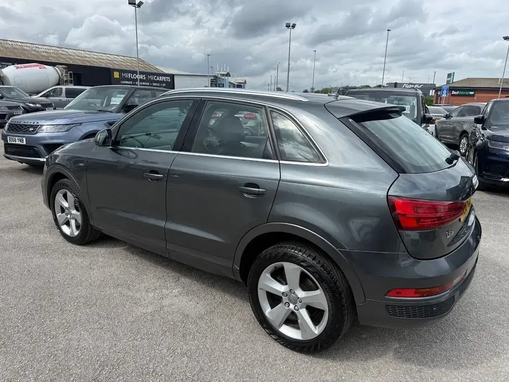 Używany Audi Q3 S-Line 150 KM (110 kW) 2018 Szary SUV