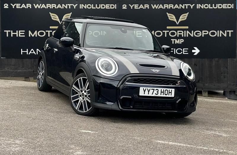 Blue/black Used 2023 Mini Cooper S Exclusive Hatchback | £20,395 (Good price) - Image 1/4