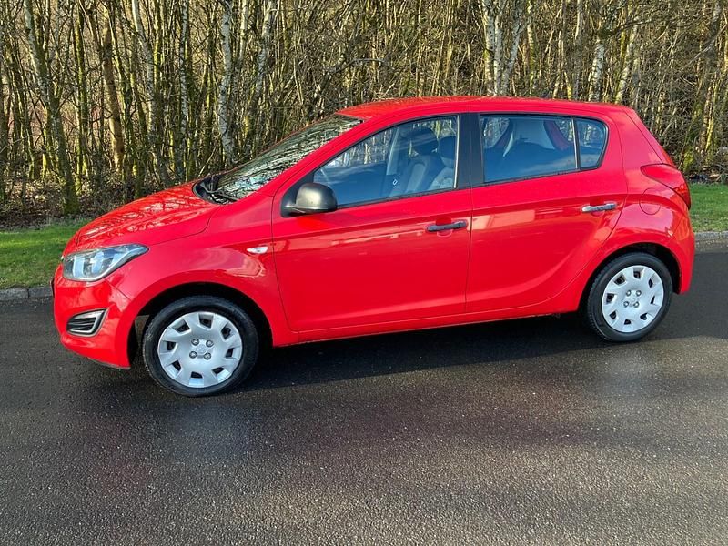 Used Hyundai i20 Classic 2014 Red Hatchback