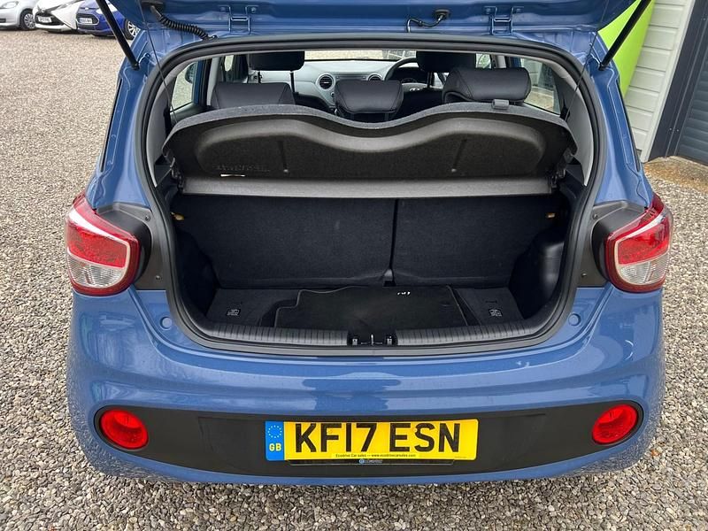 Used Hyundai i10 SE 87 HP (63 kW) 2017 Blue Hatchback