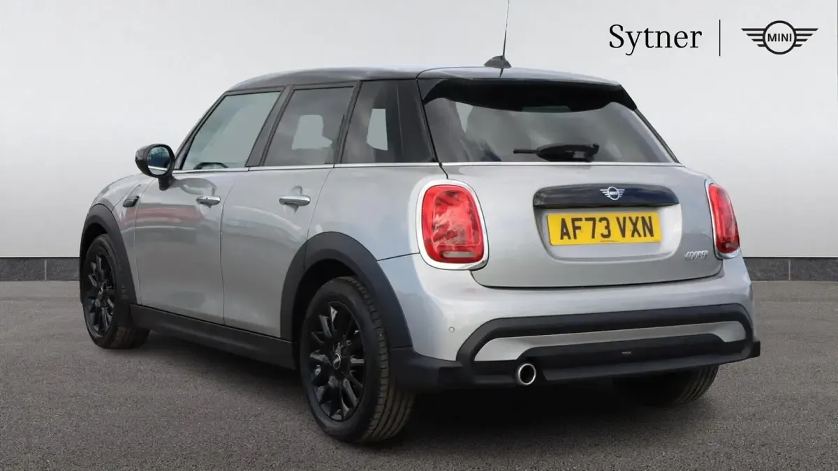 Used Mini Cooper Classic 134 HP (98 kW) 2023 Silver Hatchback